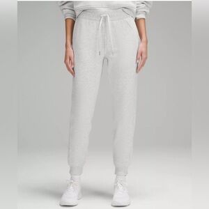 Lululemon Athletica Gray Scuba Mid-Rise Jogger Pants with Elastic Cuffs